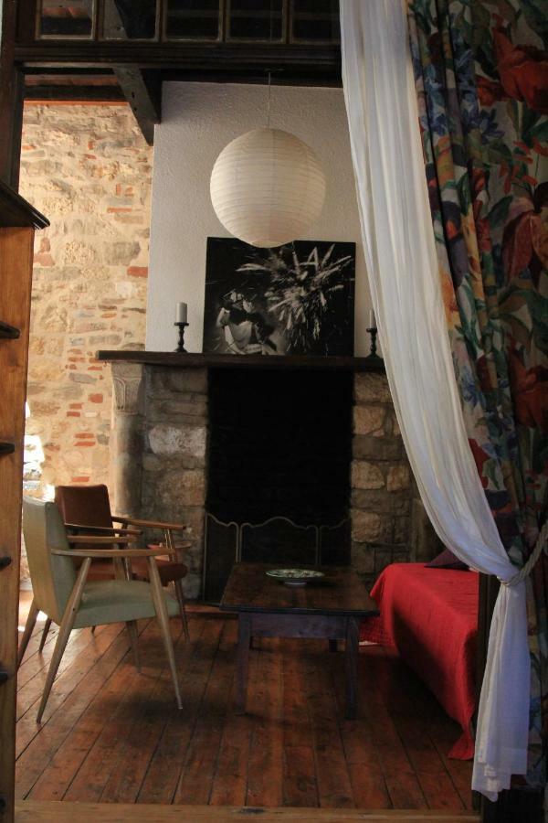 Chambre cozy et Salon de 60 m2 au coeur de la cité Cordes-sur-Ciel Extérieur photo